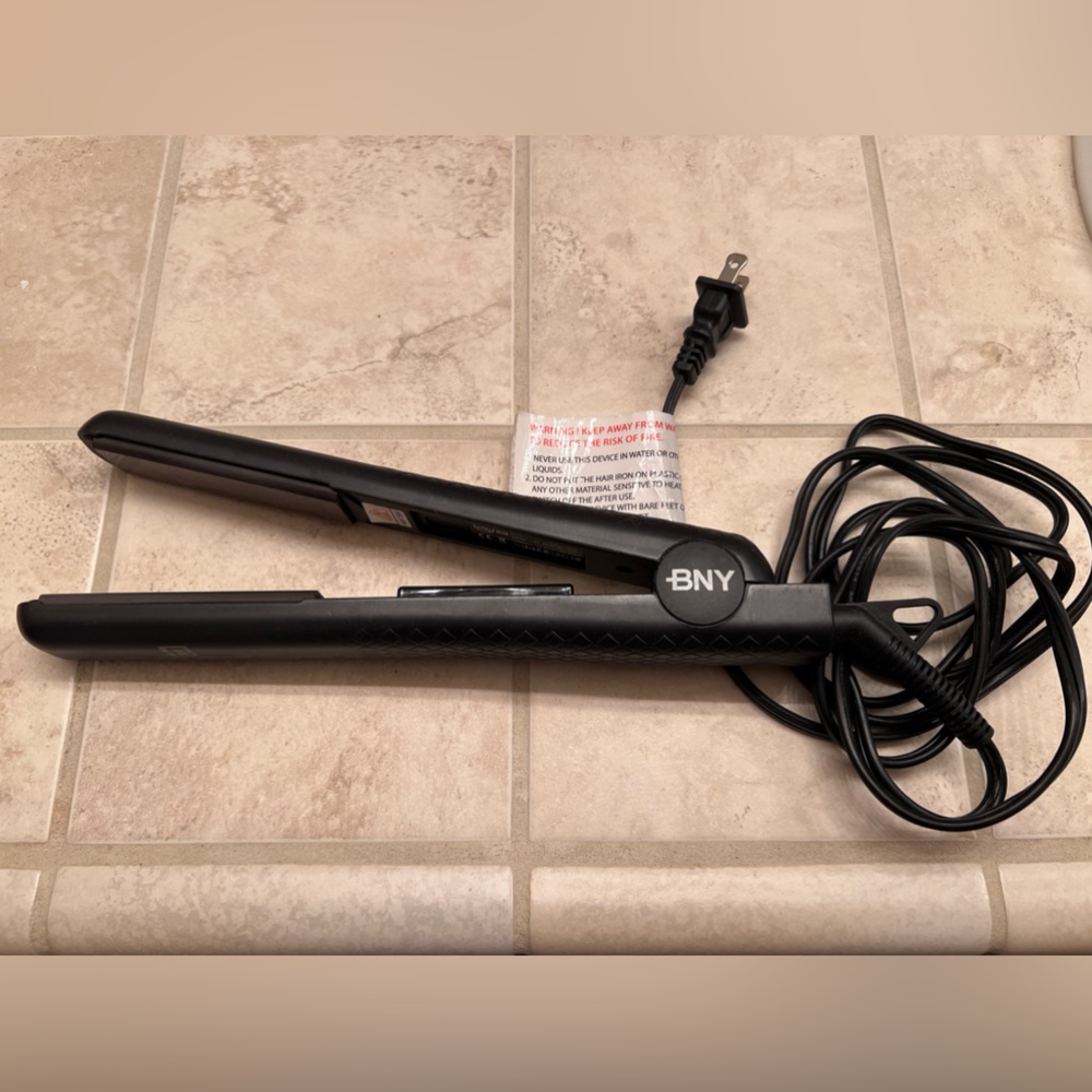 Brilliance New York diamond iron straightening iron